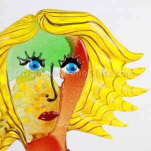 Kopf einer blonden Frau im Wind – Original aus Muranoglas